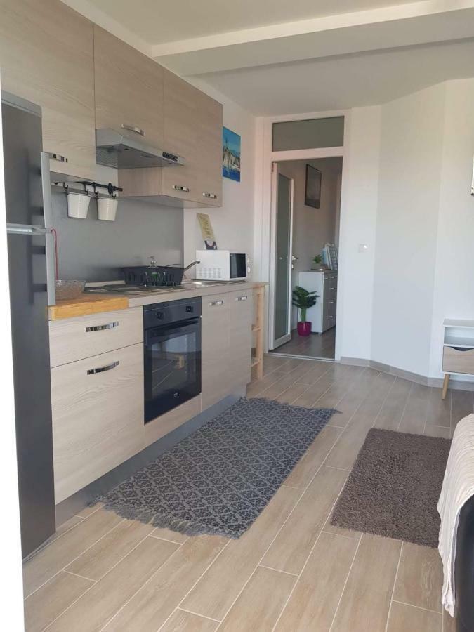 Steffano Apartamento Karlobag Exterior foto
