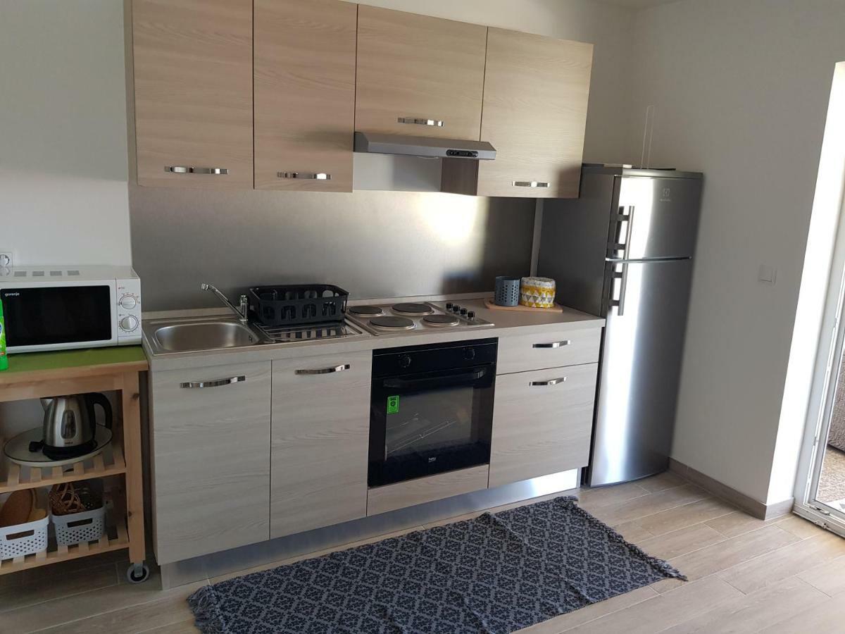 Steffano Apartamento Karlobag Exterior foto