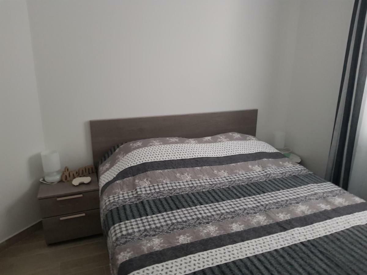 Steffano Apartamento Karlobag Exterior foto
