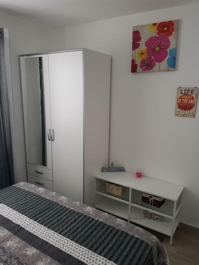Steffano Apartamento Karlobag Exterior foto